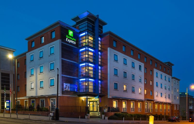 Holiday Inn Express 斯蒂文尼奇