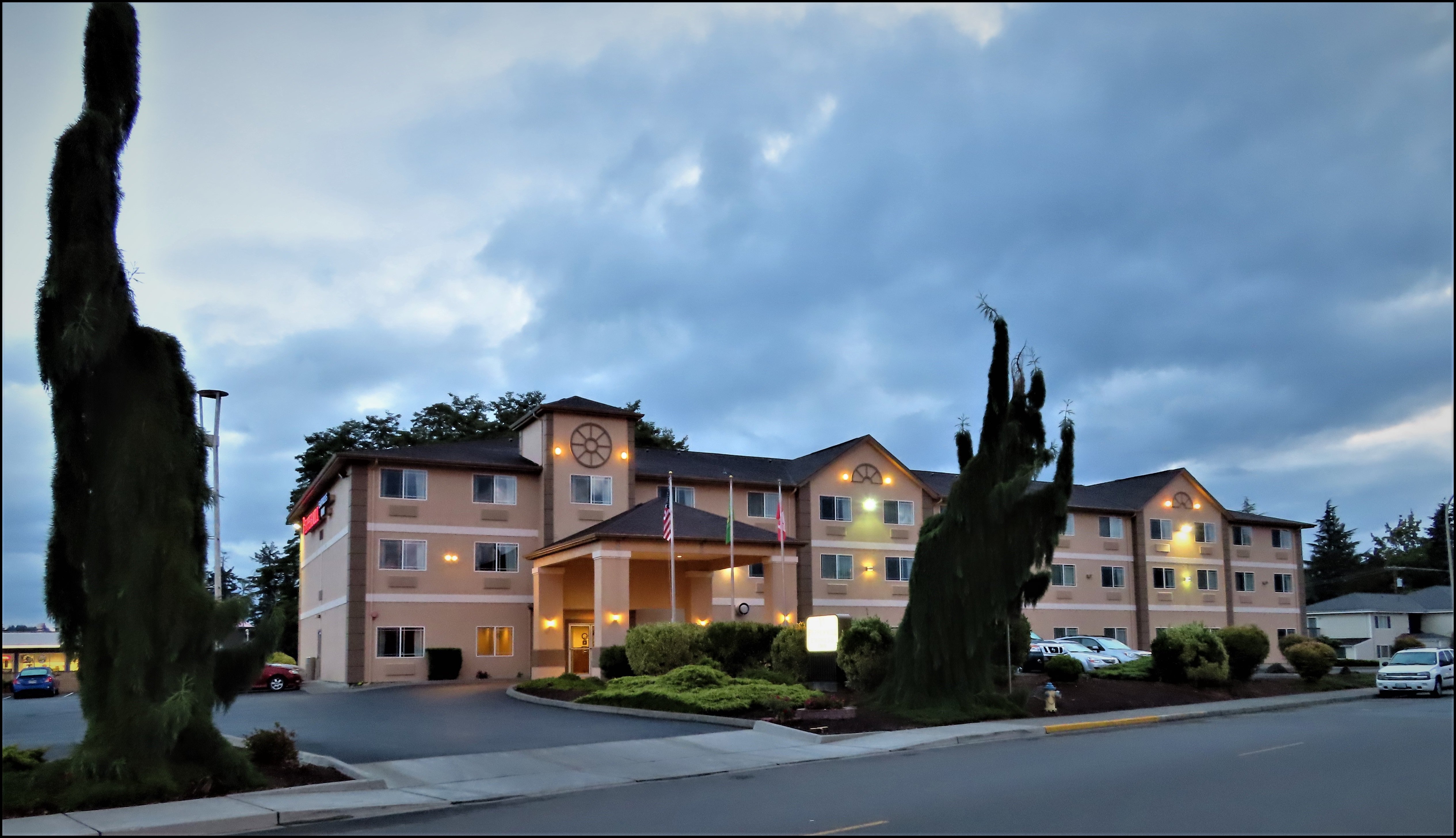 Peppermill Empress Inn-官方