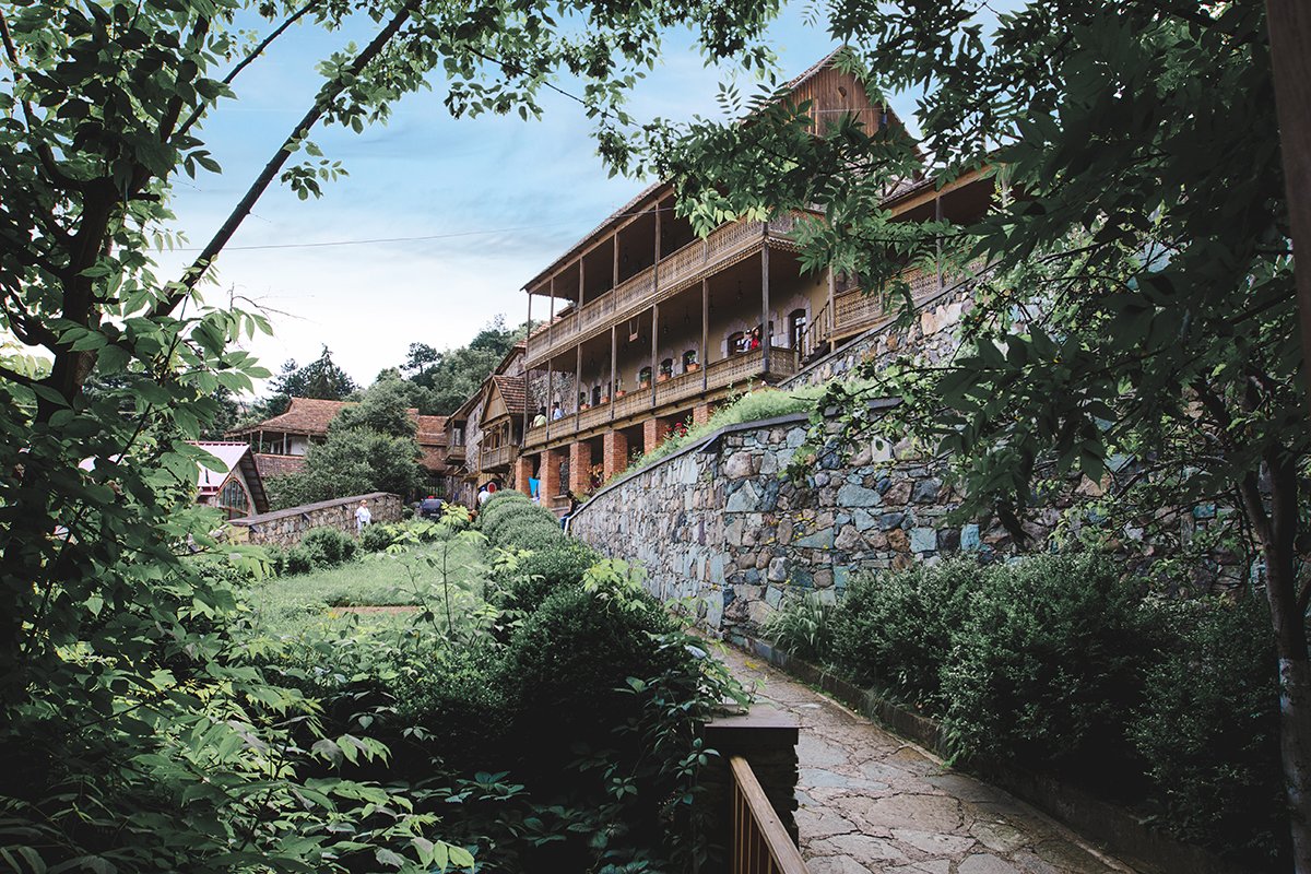 Old Dilijan Complex-官方