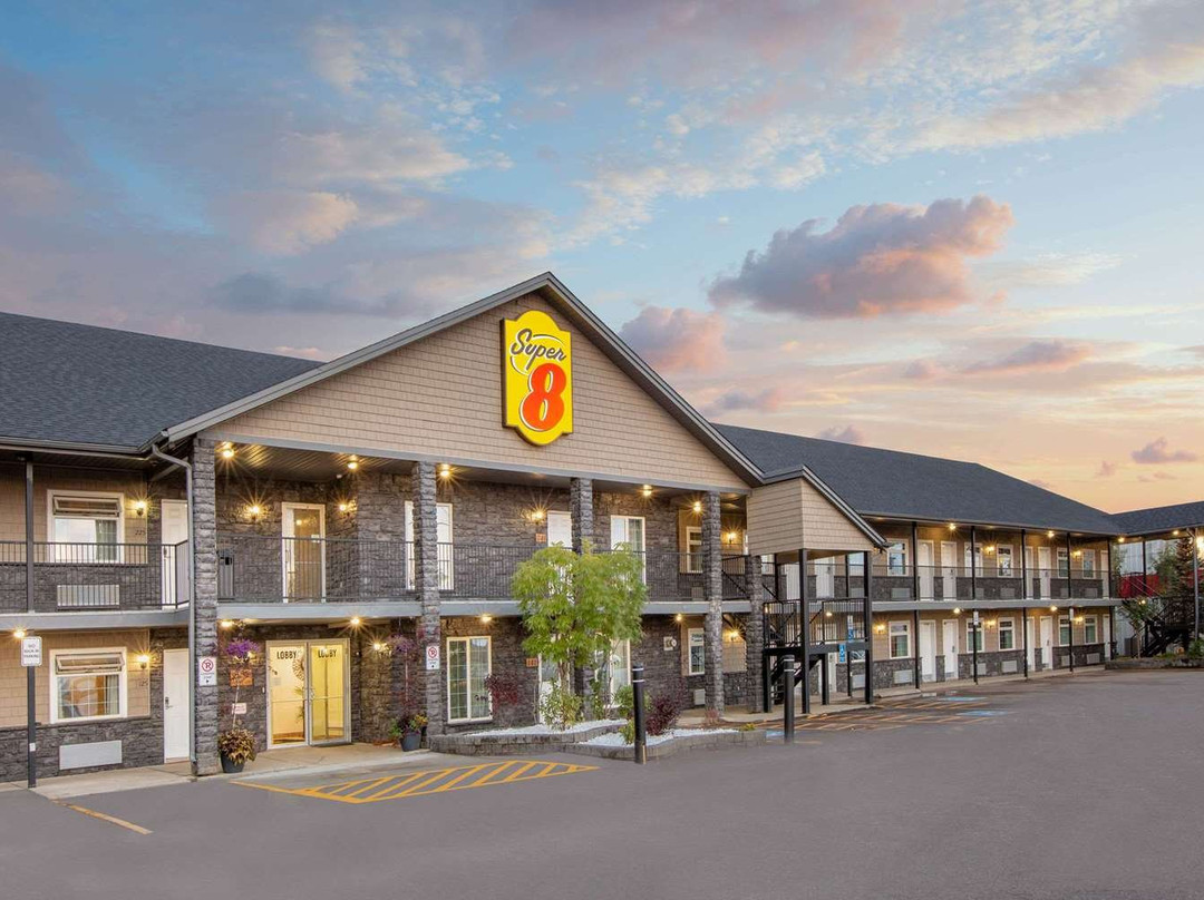 Super 8 by Fort McMurray主图