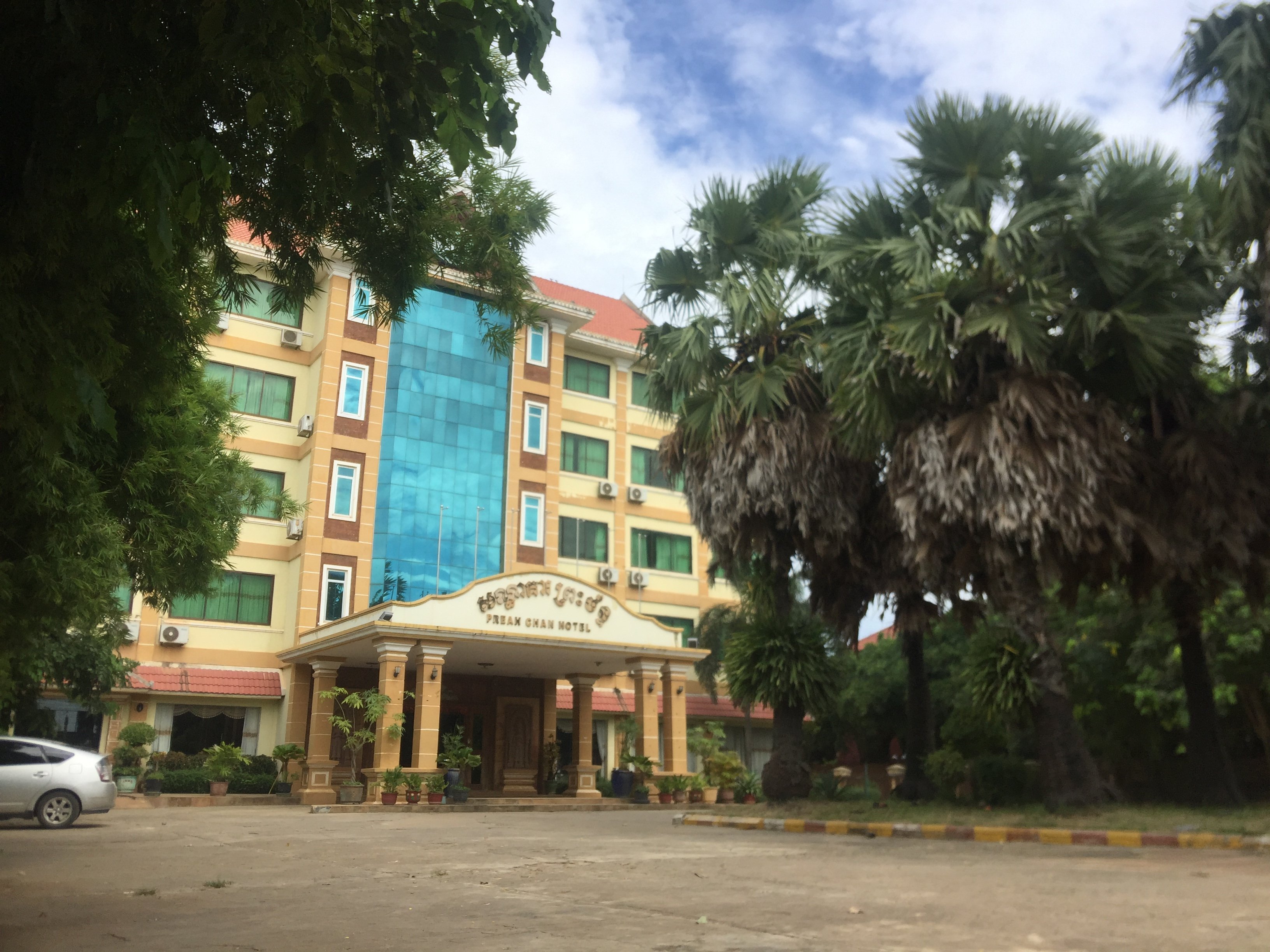 隆瑞生大酒店-官方