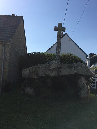 Dolmen De Cruz-menquen-卡纳克必去景点