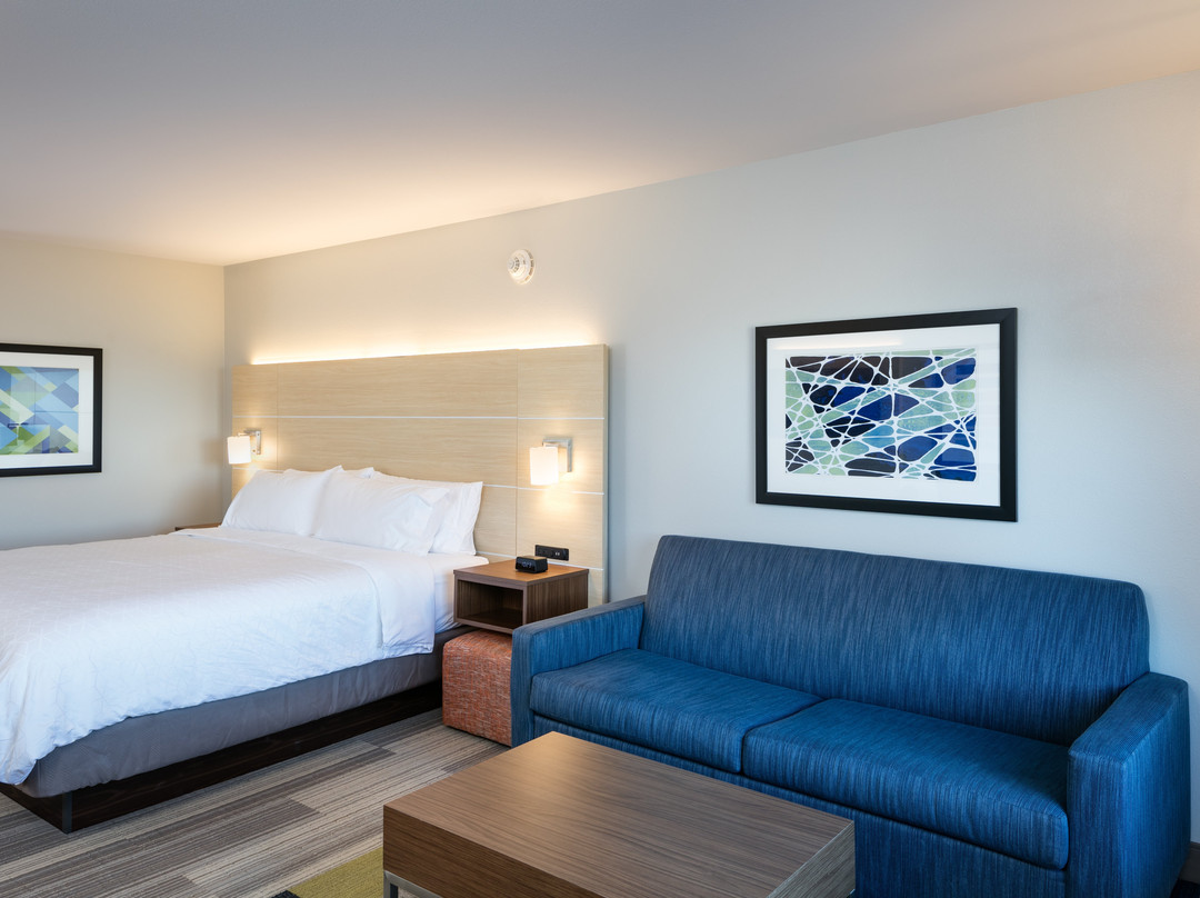 Holiday Inn Express & Suites Bend South By IHG主图