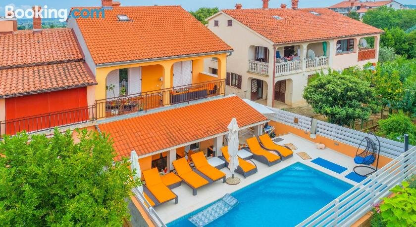 House Andja With Pool
