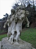Statue La Mort du Lion景点图片