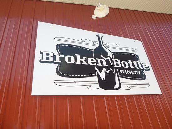 Broken Bottle Winery-威斯康星峡谷必去景点