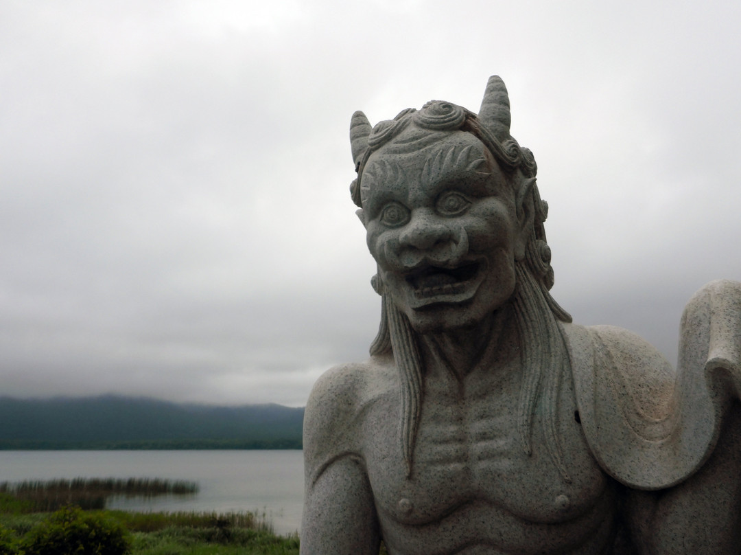 Datsueba and Keneo Statues