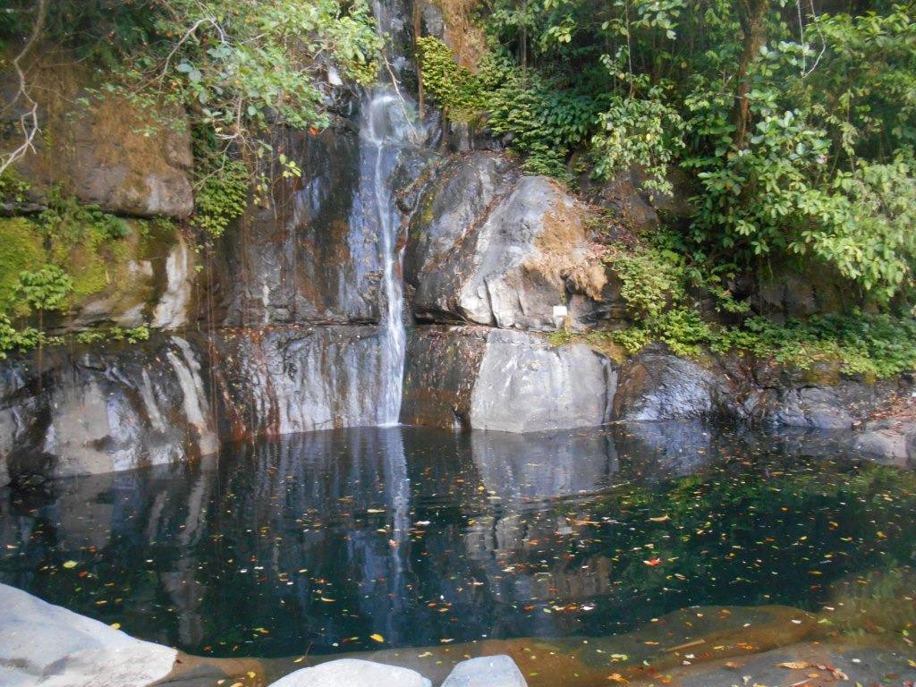 Biroro Waterfall景点图片