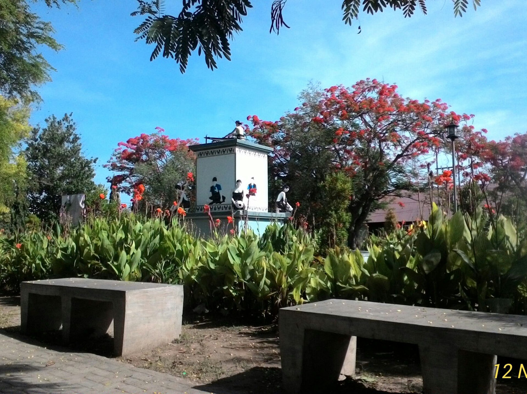Waingapu City Square景点图片