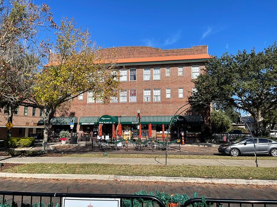 Edgewater Hotel主图