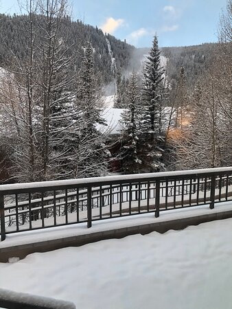 Slopeside Lodge主图