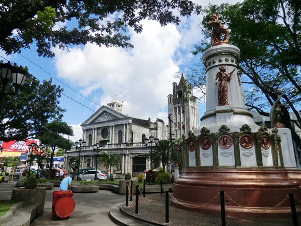 Plaza Quince Martires景点图片