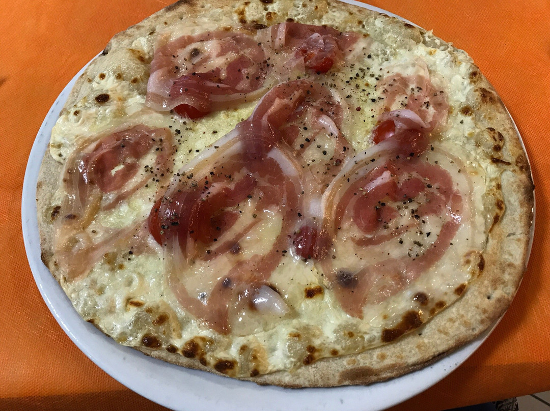 Casatisma餐馆和美食-Piu E  Piu la Pizzeria
