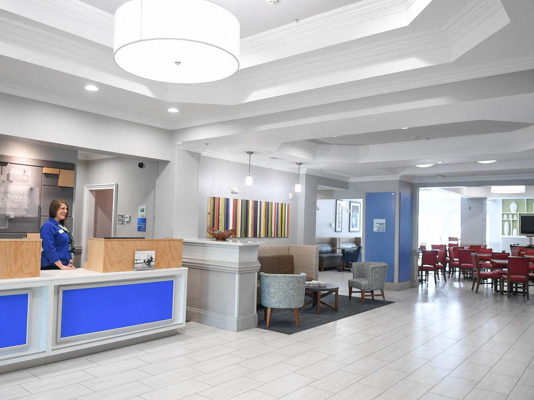 Holiday Inn Express & Suites Valdosta West - Mall Area by IHG主图