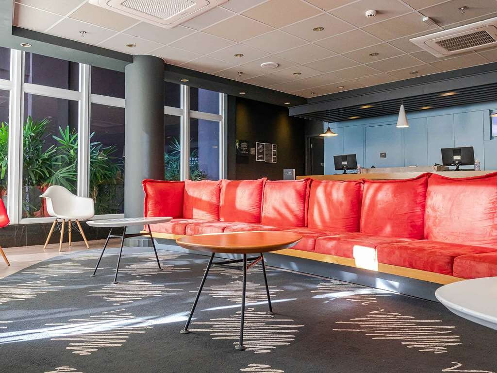 宜必思容迪亚伊购物中心酒店主图