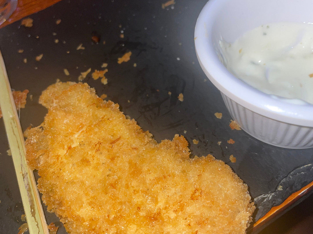 Yoshi Restaurant & Lounge