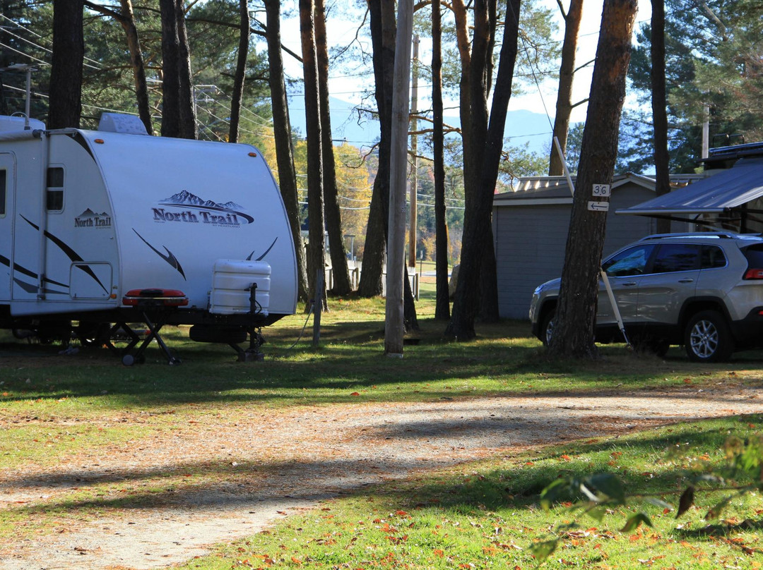 Along The River Campground And Cabins主图
