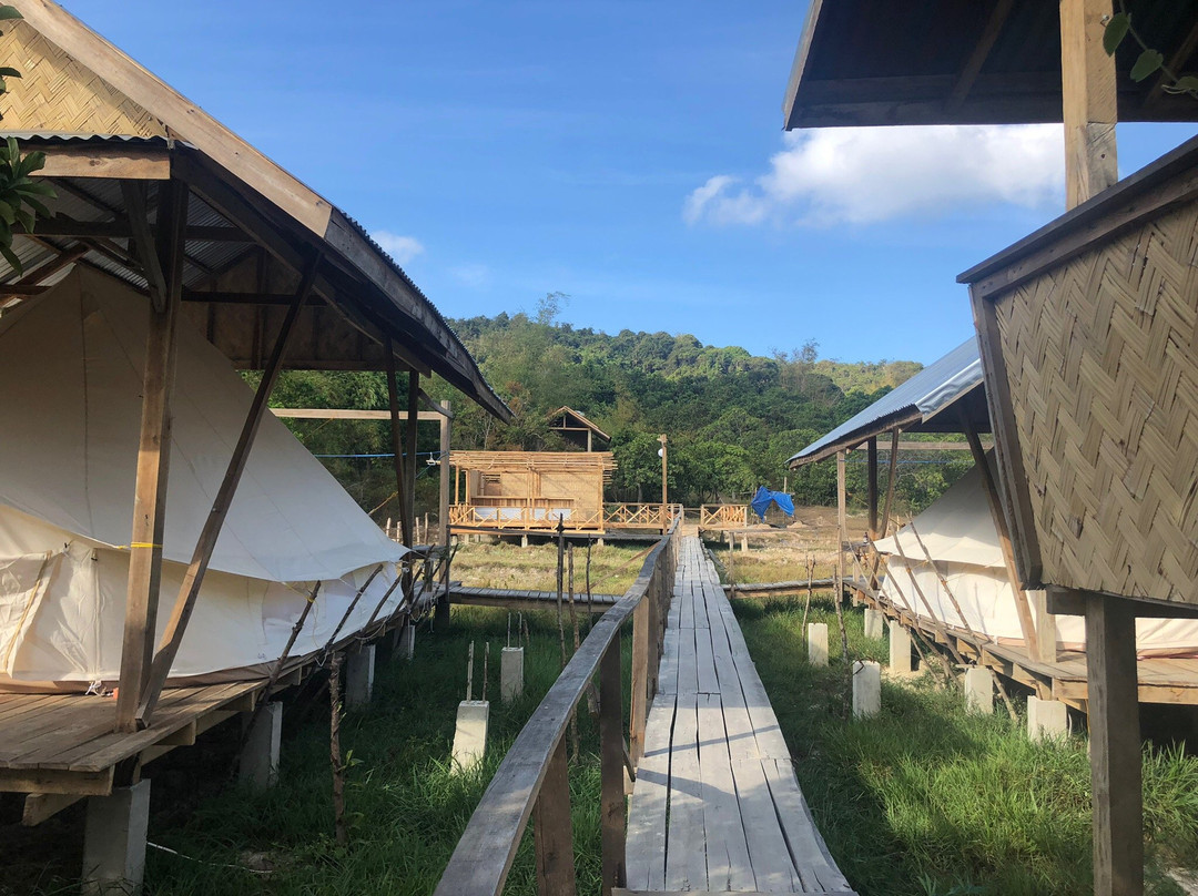 Teneguiban酒店住宿-Cabanas de Nacpan Camping Resort