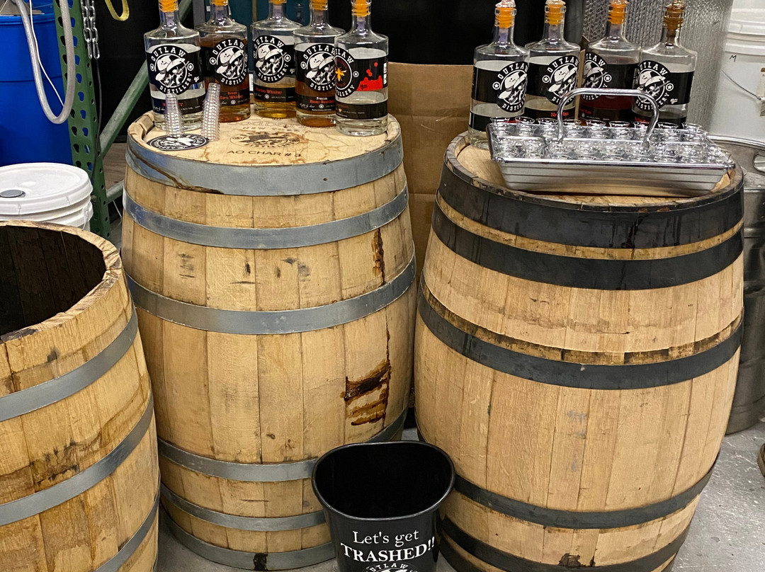 Outlaw Distillery-米德瓦尔必去景点