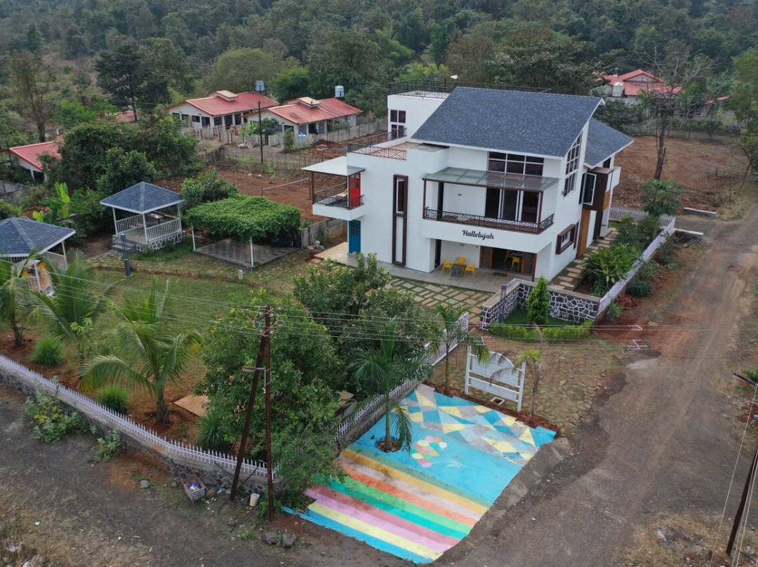 JenJon Karjat - Villas and Chalets