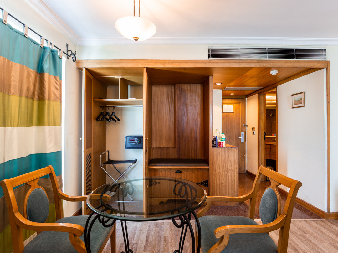 The Maya Hotel主图