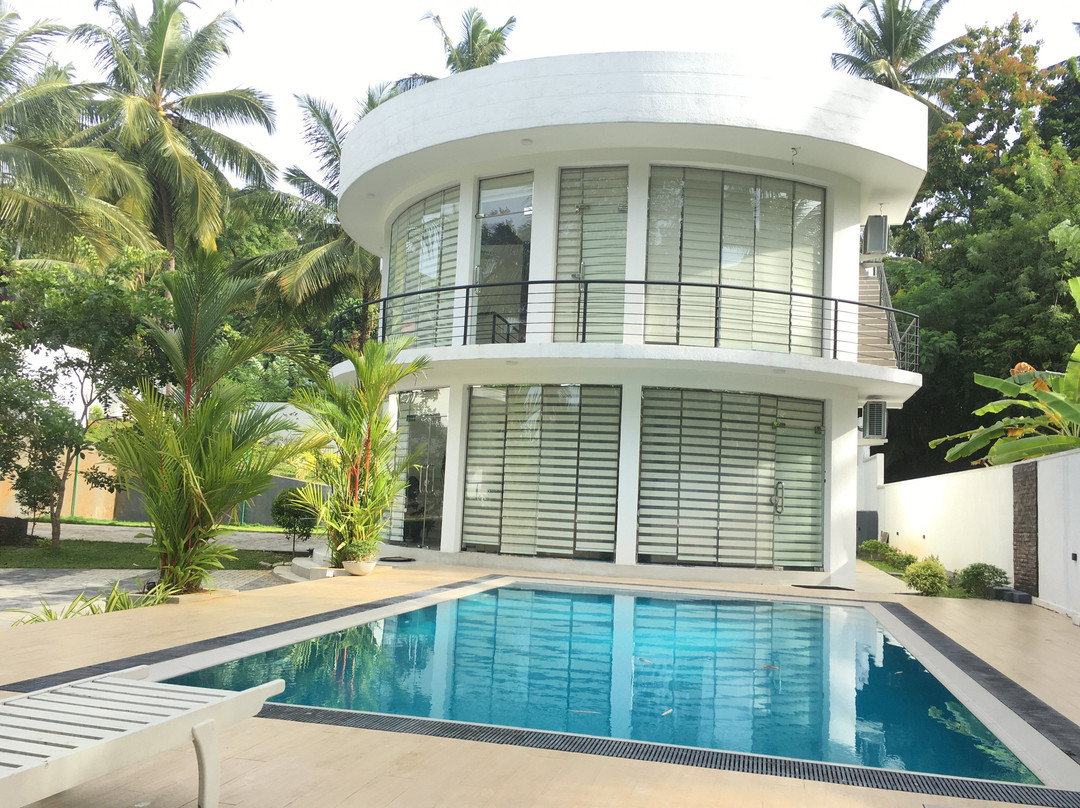 Silverline Luxury Villa