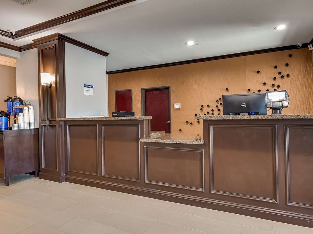 Best Western Carthage Inn & Suites主图