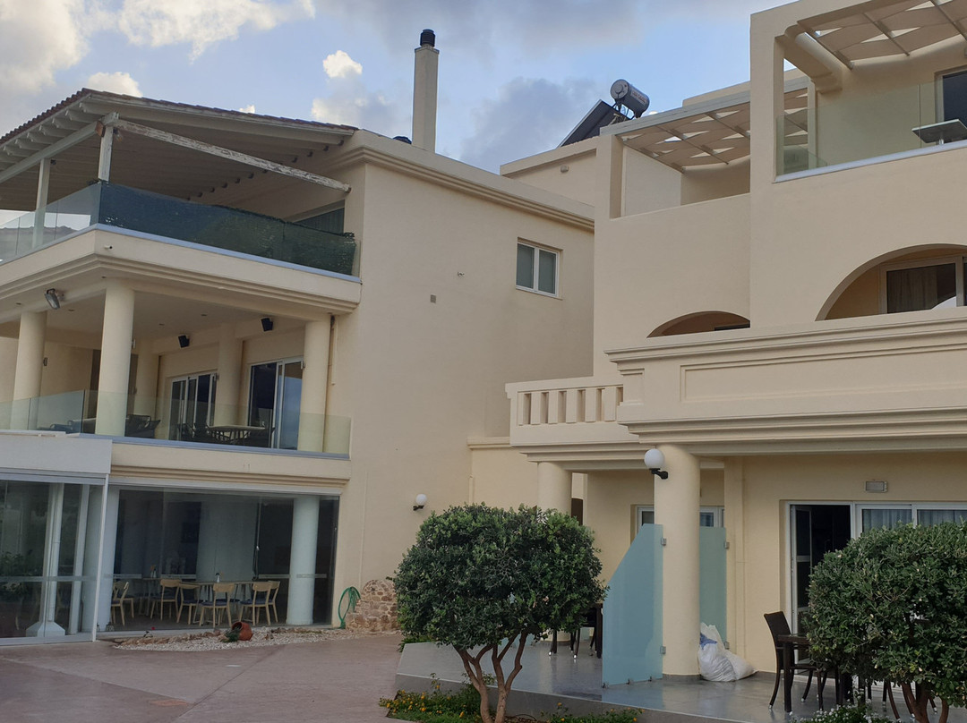 巴洛斯海滩酒店主图