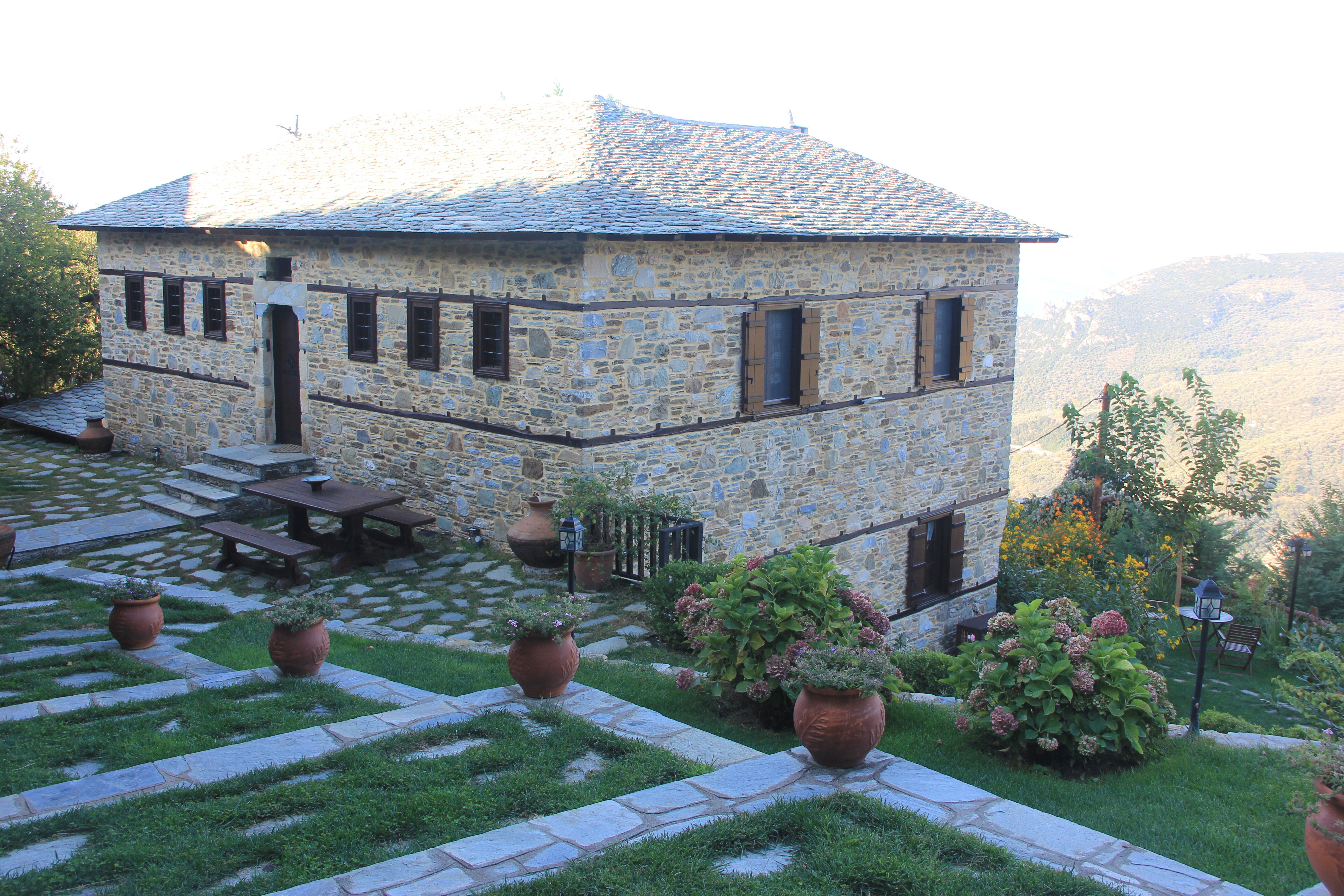 Iliopetra Luxury Suites-浴室