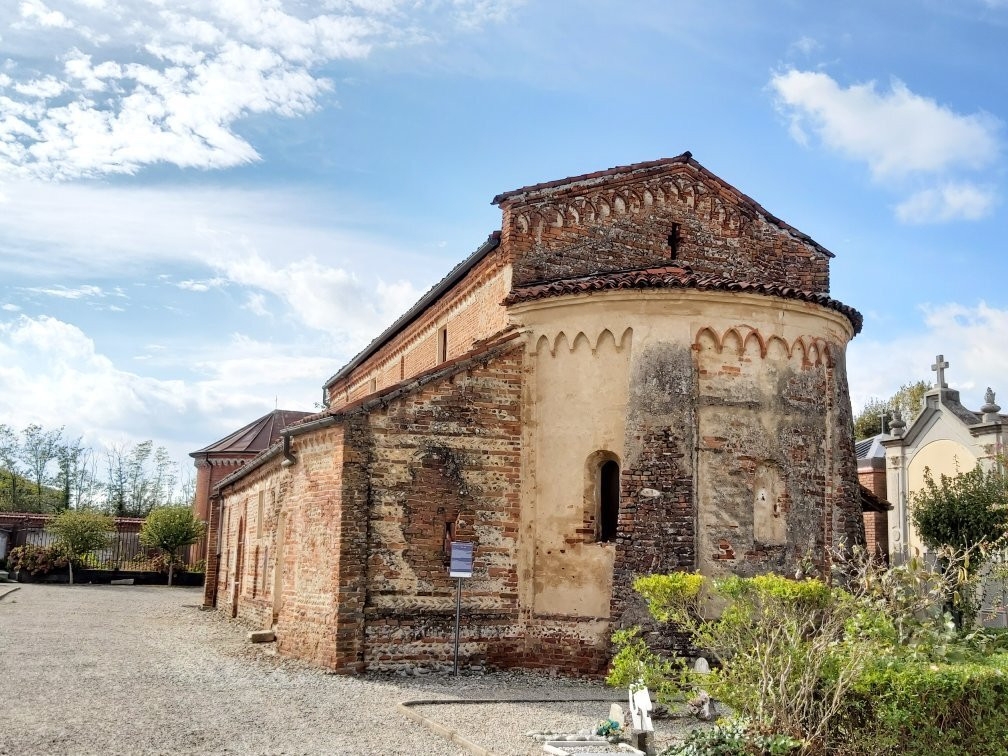 Chiesa di Sant'Alessandro-Briona必去景点