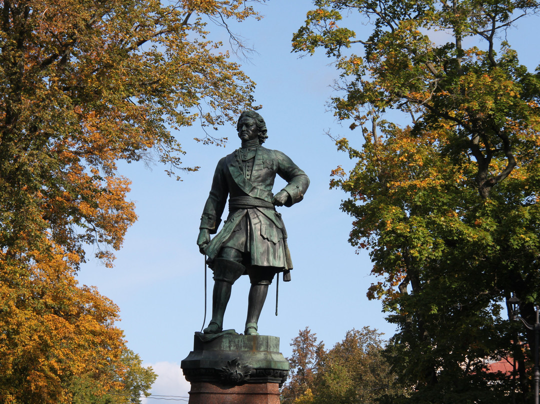 Monument to Peter the Great the Founder of Kronstadt景点图片