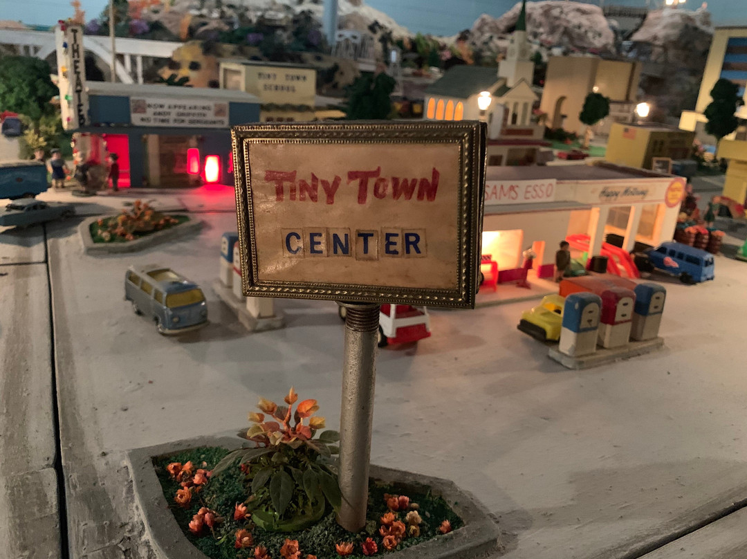 Tiny Town-温泉城必去景点