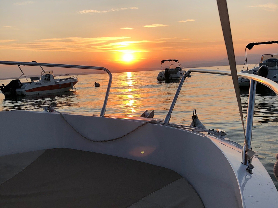 Summertime Boat Rent-拉齐塞必去景点