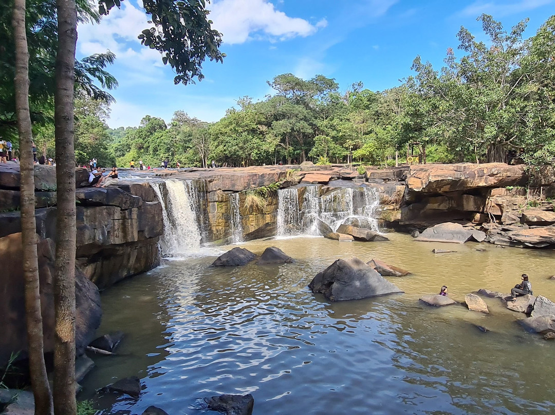 Tatton Waterfall景点图片