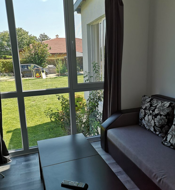 Karia Apartments主图