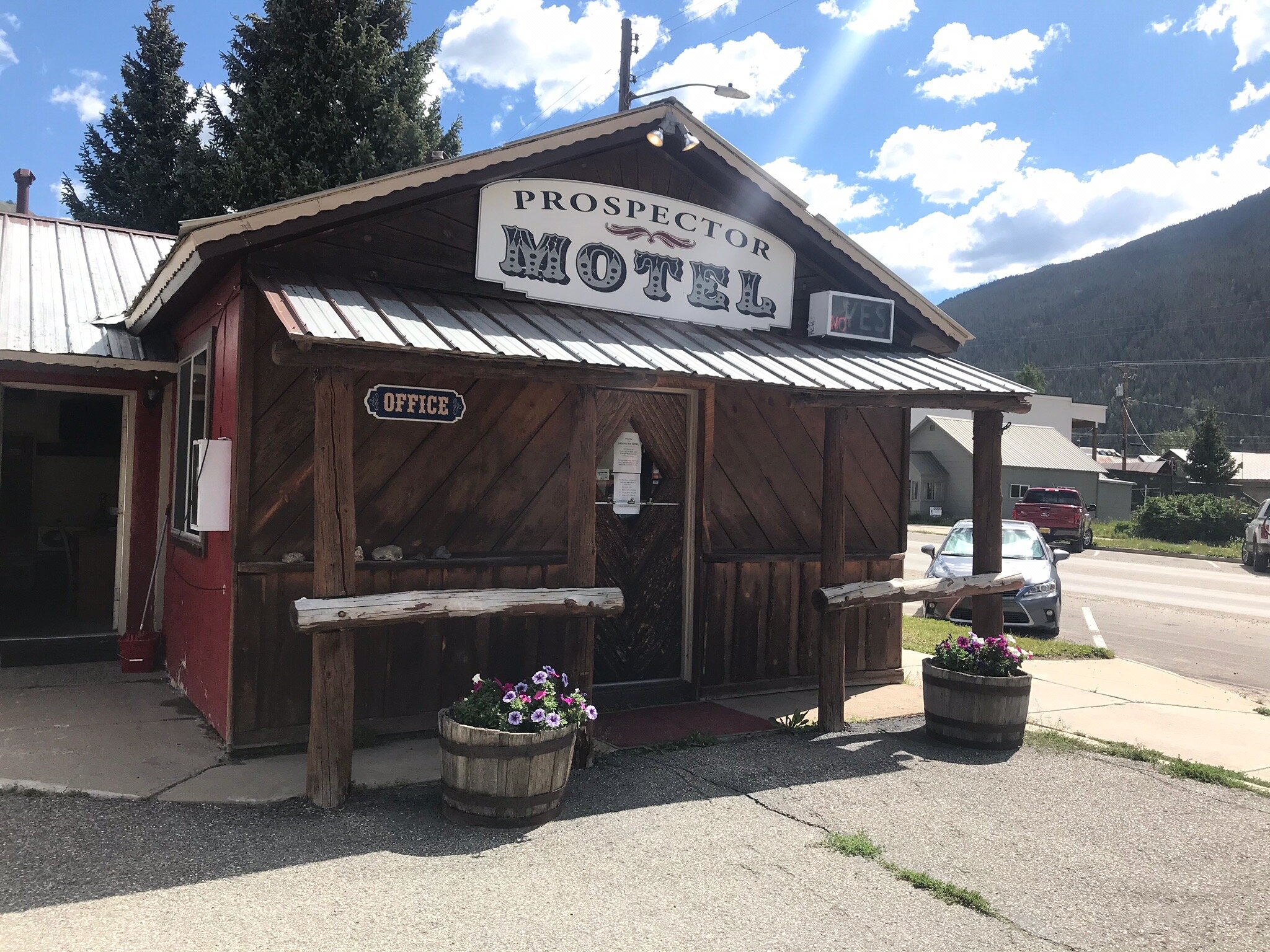 Prospector Motel-官方