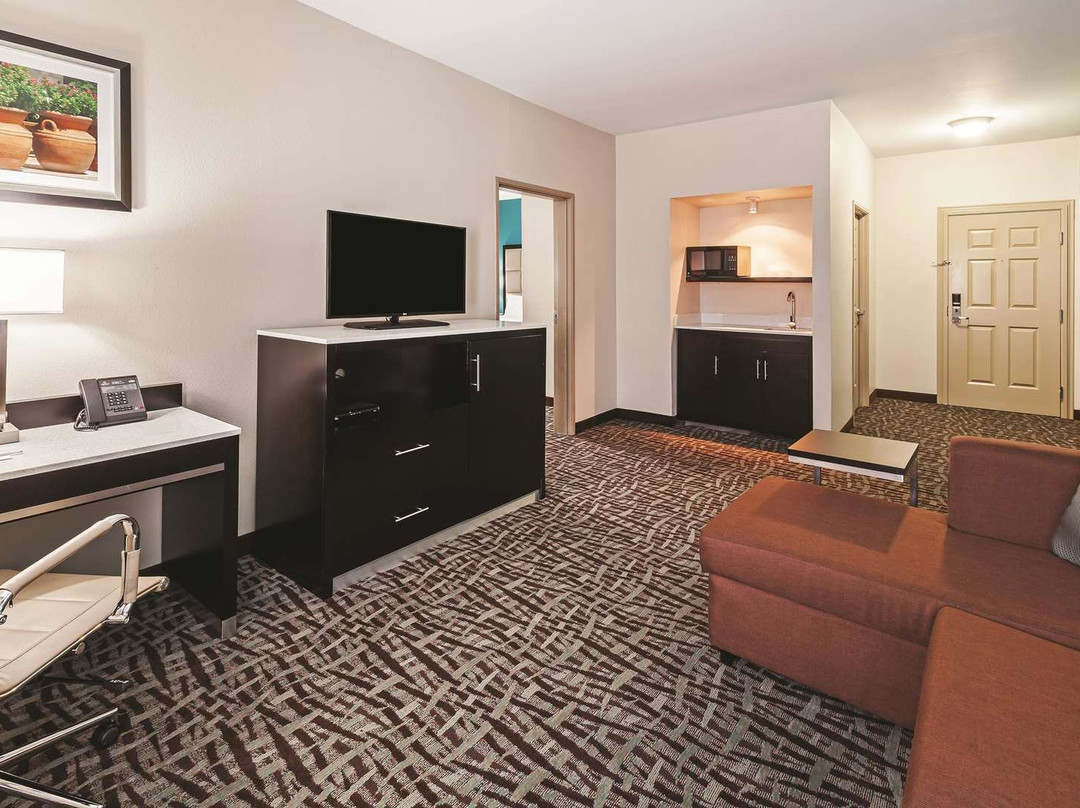 La Quinta Inn & Suites by Wyndham Paris主图