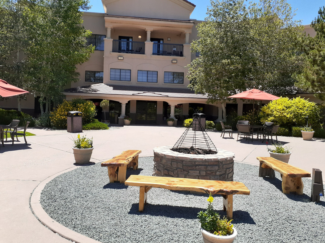 MCM Elegante Lodge & Resort主图