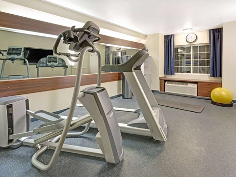 温德姆格里利戴斯酒店及套房主图