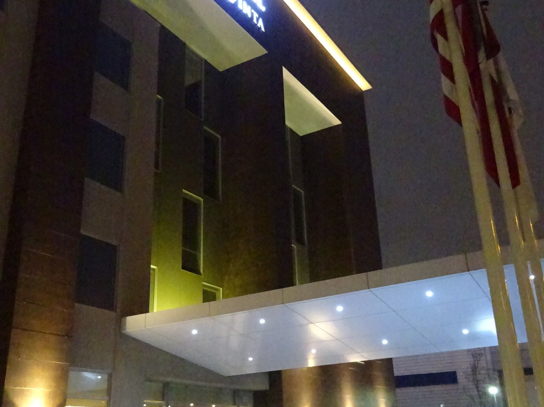 La Quinta by Wyndham Santiago Aeropuerto主图