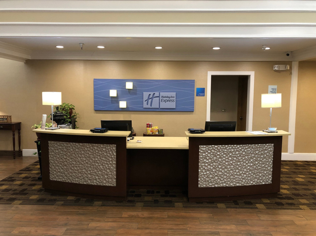 Holiday Inn Express & Suites Corning by IHG主图