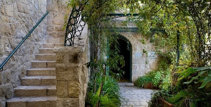 泽昂山酒店主图