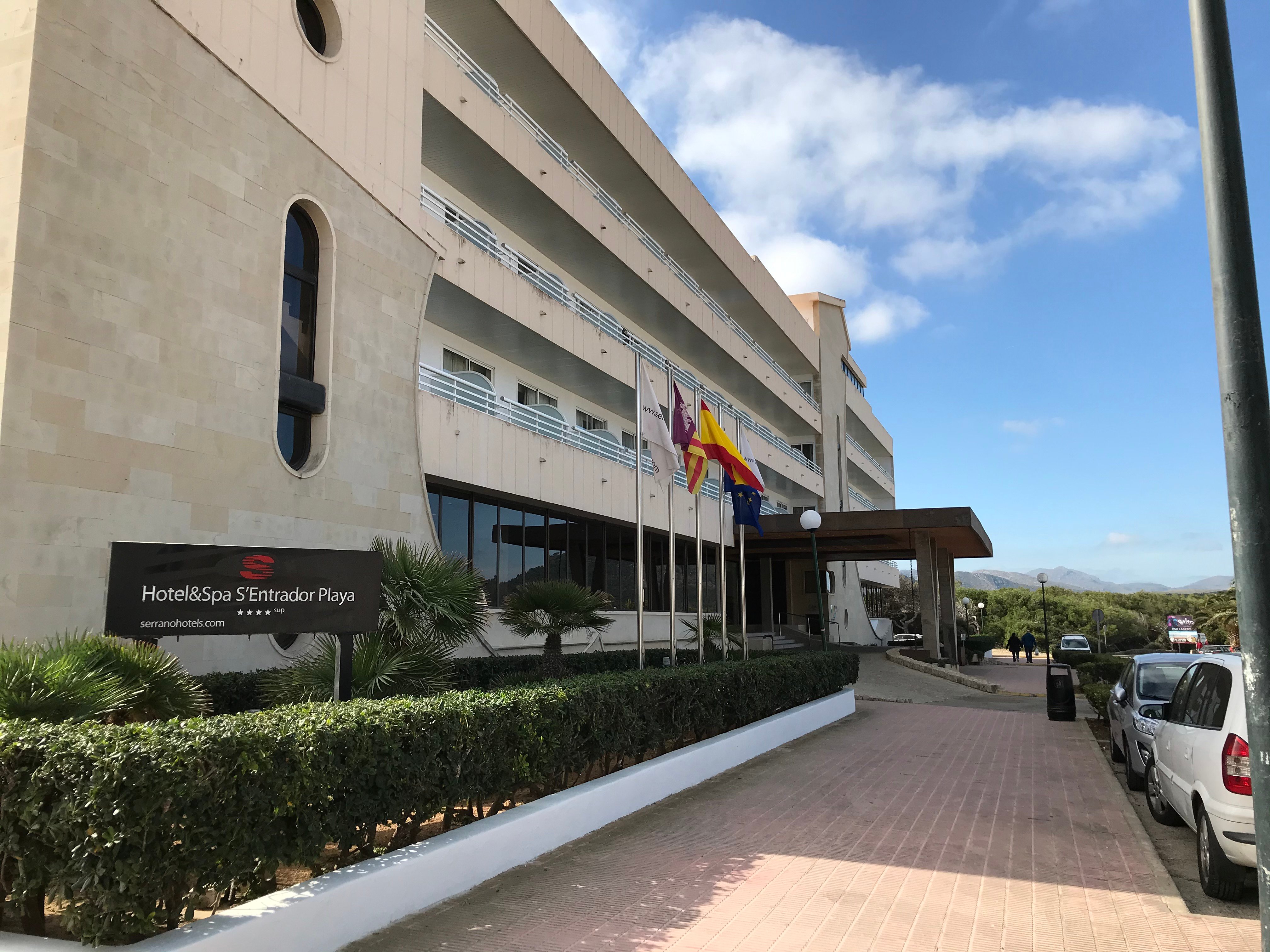 Hotel & Spa S'Entrador Playa-浴室