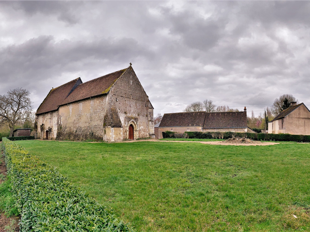 Ancienne église Saint-Pierre-Artins必去景点