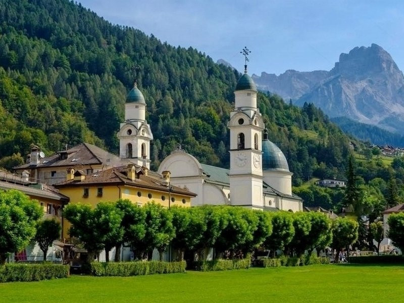 Chiesa Arcidiaconale di Santa Maria Nascente-Agordo必去景点