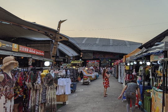 拉查达夜场-曼谷必去景点