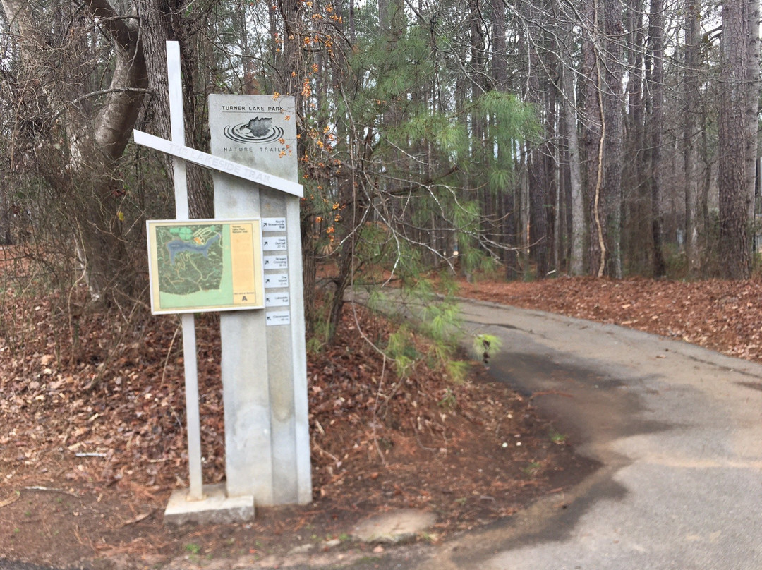 Turner lake-卡温顿必去景点