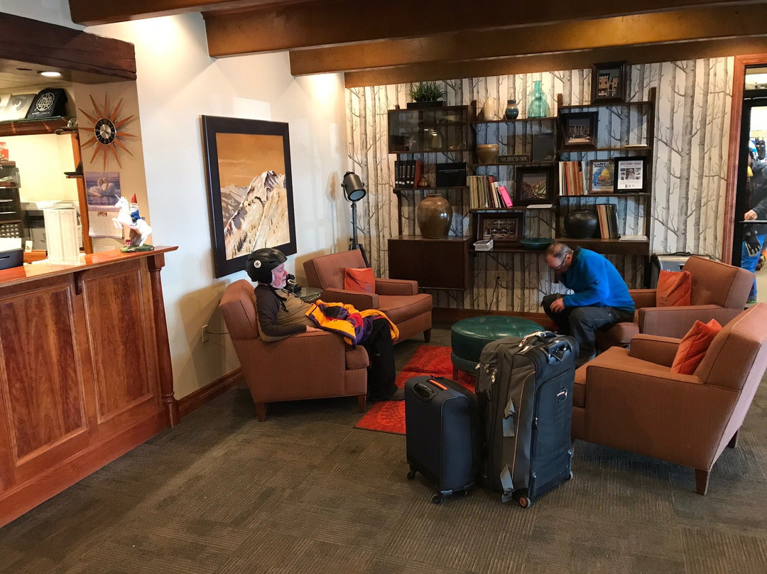 Goldminer's Daughter Lodge主图