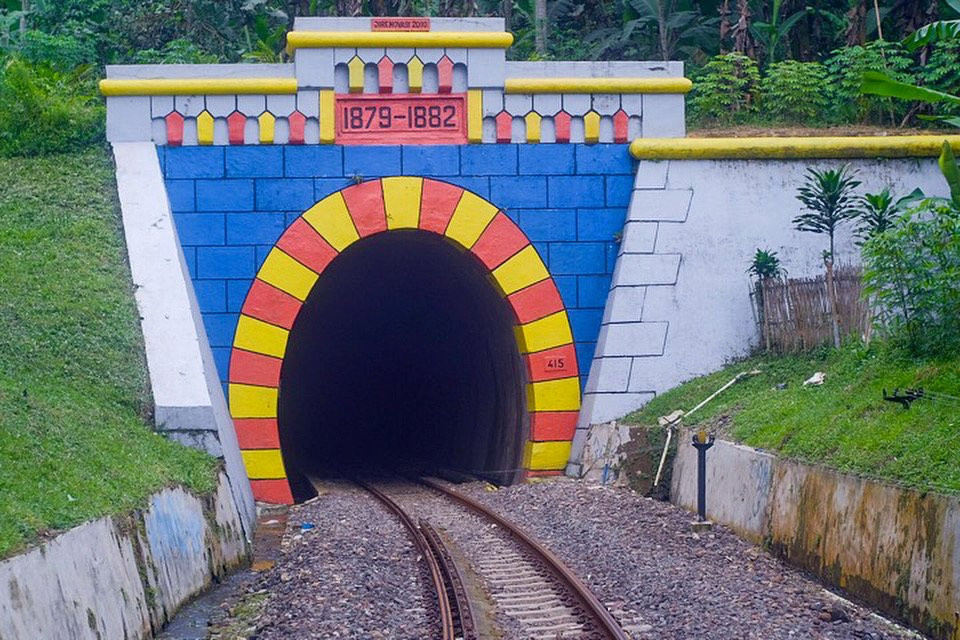 Lampegan Tunnel景点图片