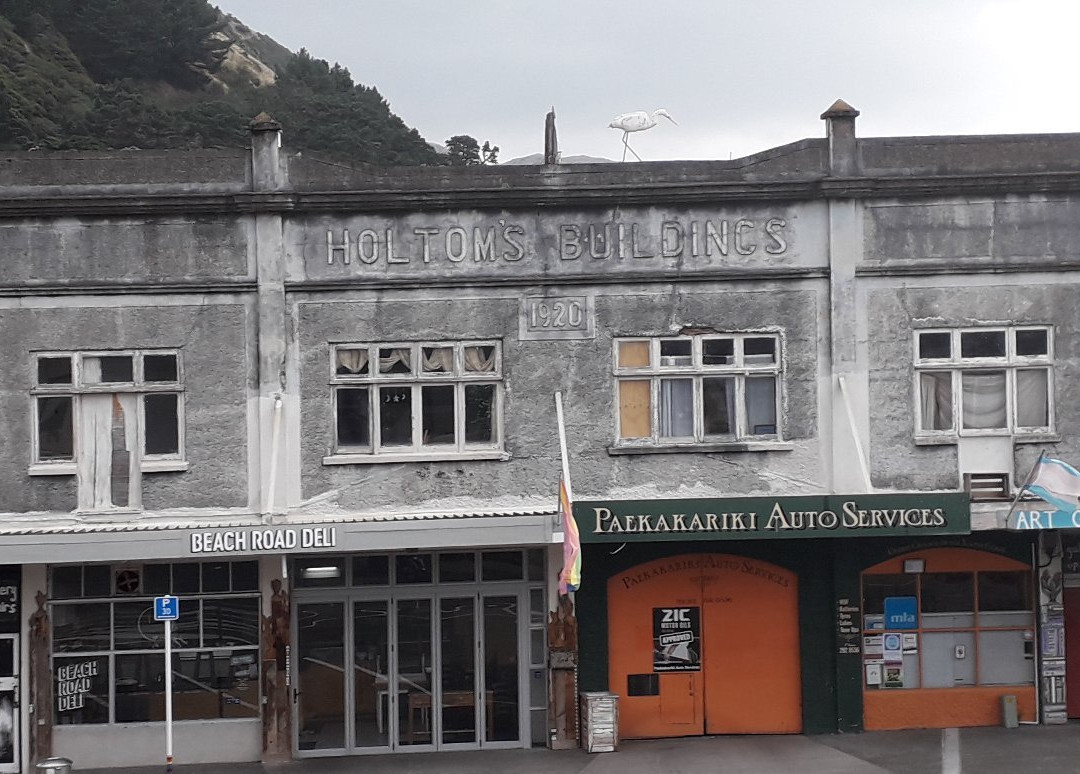 Finn's Paekakariki主图